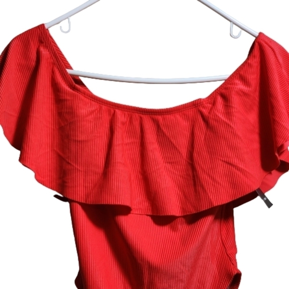 Fashion nova one piece swimming suit with ruffle color red size small - Picture 3 of 6